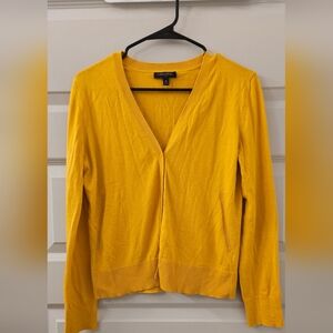 Mustard yellow Banana Republic Medium Cardigan. 60%cotton 40%viscose